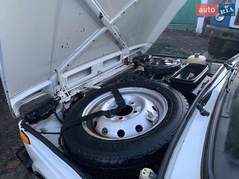 Позашляховик / Кросовер ВАЗ / Lada 21213 Niva 2003 в Макарові