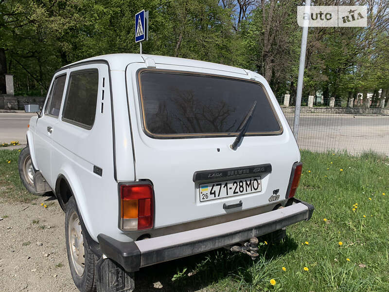 Внедорожник / Кроссовер ВАЗ / Lada 21213 Niva 1998 в Борщеве