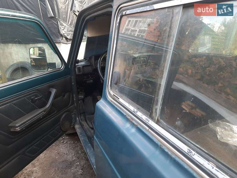 Внедорожник / Кроссовер ВАЗ / Lada 21213 Niva 2002 в Харькове