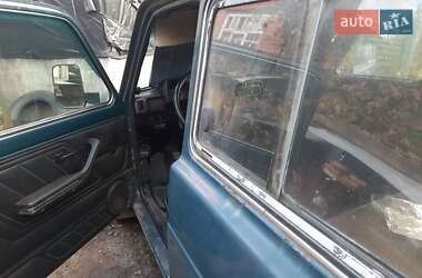 Внедорожник / Кроссовер ВАЗ 21213 Niva 2002 в 