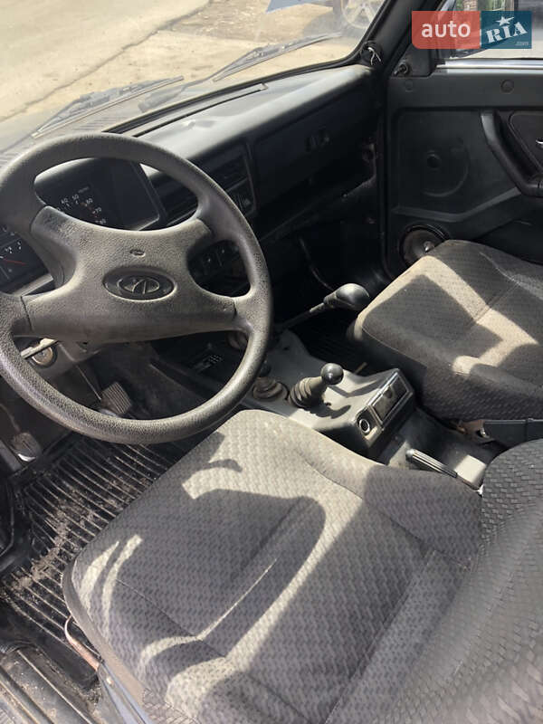 Внедорожник / Кроссовер ВАЗ / Lada 21213 Niva 1997 в Андреевке