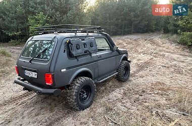 Внедорожник / Кроссовер ВАЗ 21213 Niva 2002 в 