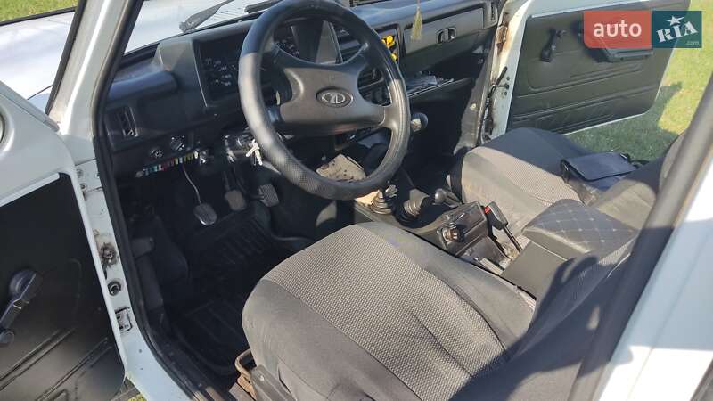 Внедорожник / Кроссовер ВАЗ / Lada 21213 Niva 2003 в Петрове фото 6 Внедорожник / Кроссовер ВАЗ / Lada 21213 Niva 2003 в Петрове