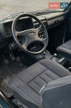 Внедорожник / Кроссовер ВАЗ 21213 Niva 2003 в 