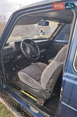 Внедорожник / Кроссовер ВАЗ 21213 Niva 2002 в 
