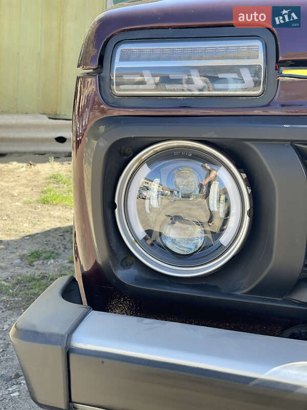 Позашляховик / Кросовер ВАЗ / Lada 21213 Niva 2004 в Гайсину