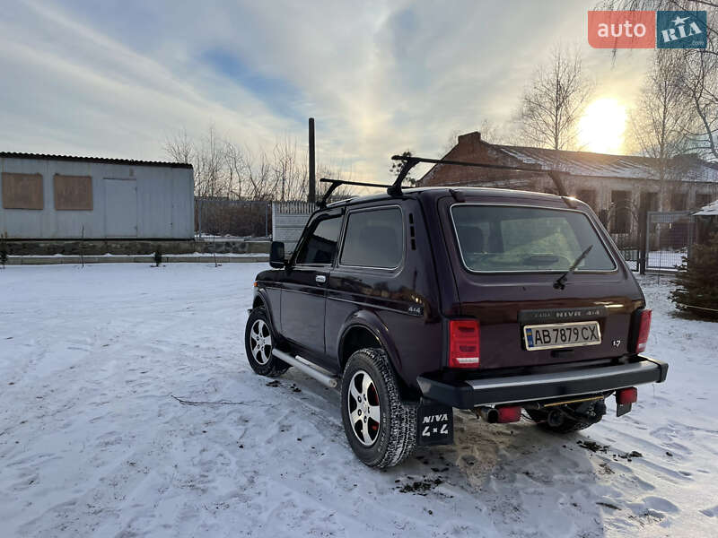 Позашляховик / Кросовер ВАЗ / Lada 21213 Niva 2004 в Гайсину