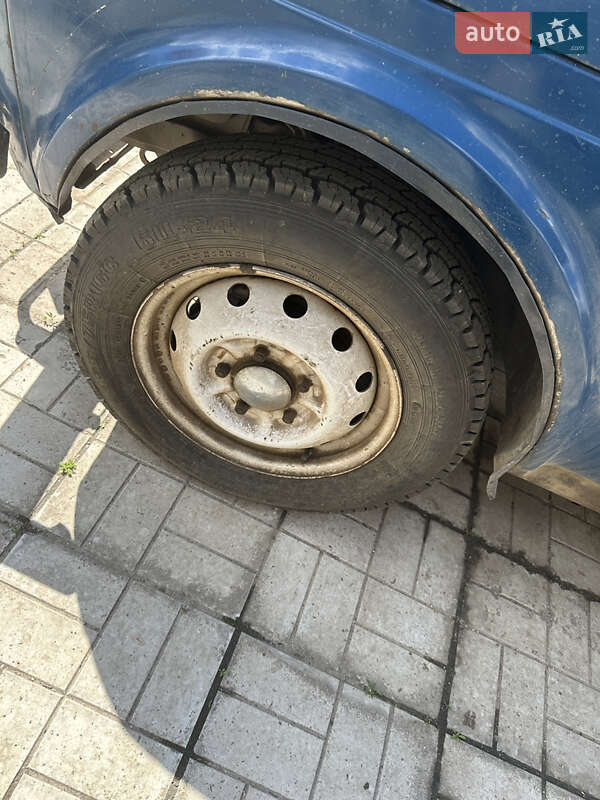 Внедорожник / Кроссовер ВАЗ / Lada 21213 Niva 2004 в Александровке фото 4 Внедорожник / Кроссовер ВАЗ / Lada 21213 Niva 2004 в Александровке