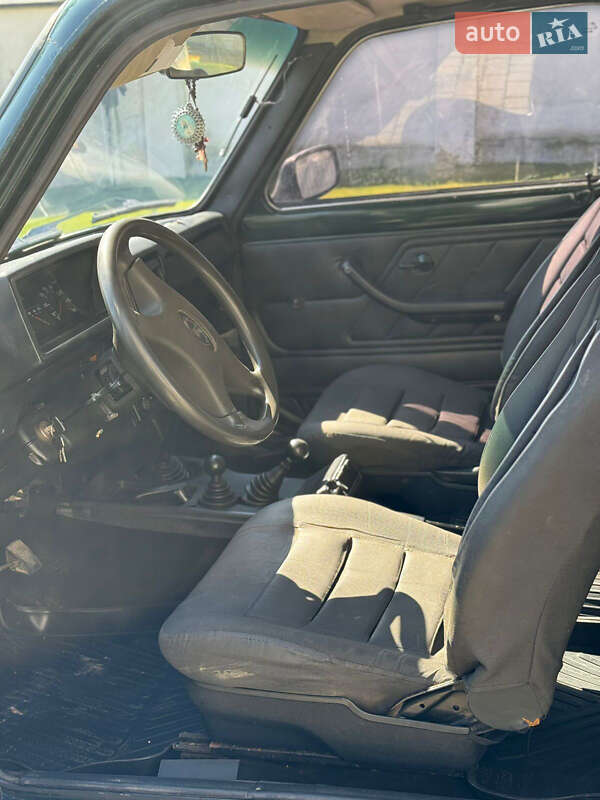 Внедорожник / Кроссовер ВАЗ / Lada 21213 Niva 2005 в Черновцах