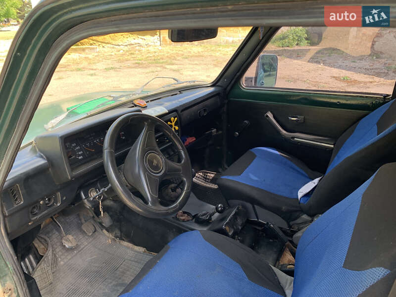 Позашляховик / Кросовер ВАЗ / Lada 21213 Niva 2001 в Бобринці