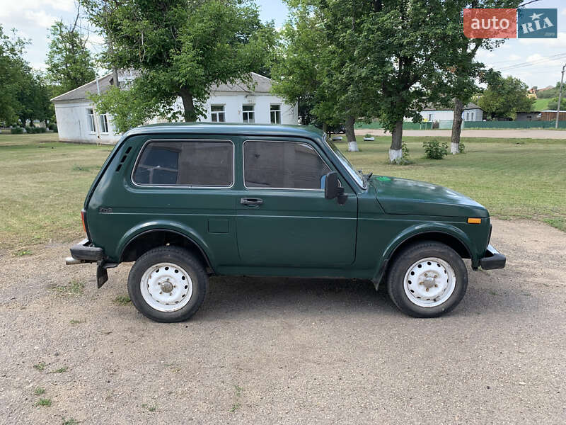 Позашляховик / Кросовер ВАЗ / Lada 21213 Niva 2001 в Бобринці