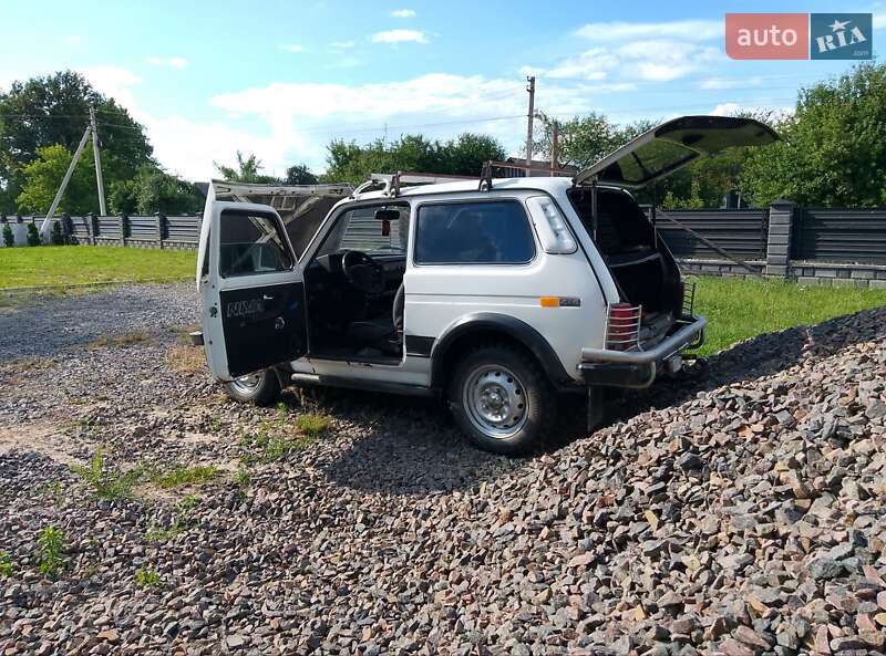 Внедорожник / Кроссовер ВАЗ / Lada 21213 Niva 2001 в Олевске фото 6 Внедорожник / Кроссовер ВАЗ / Lada 21213 Niva 2001 в Олевске