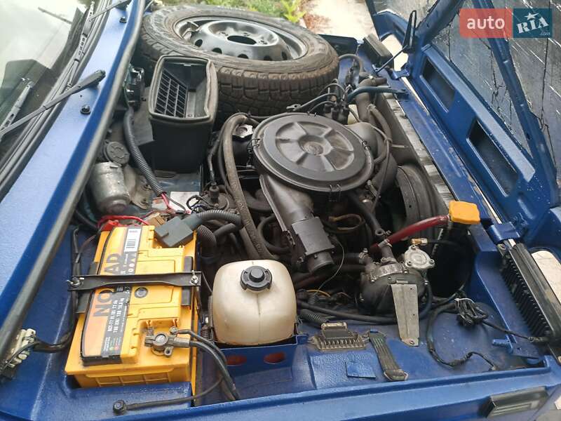 Внедорожник / Кроссовер ВАЗ / Lada 21213 Niva 2004 в Изюме