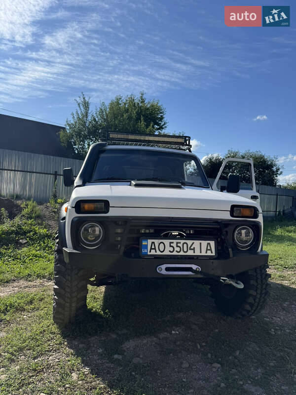 Позашляховик / Кросовер ВАЗ / Lada 21213 Niva 2005 в Ужгороді