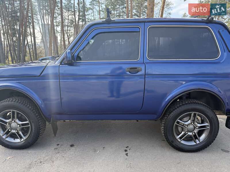 Универсал ВАЗ / Lada 21213 Niva 2003 в Харькове