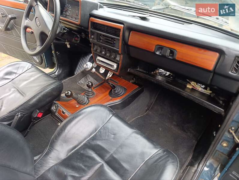 Позашляховик / Кросовер ВАЗ / Lada 21213 Niva 2002 в Бурштині