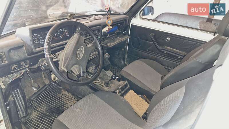 Внедорожник / Кроссовер ВАЗ / Lada 21213 Niva 2003 в Одессе