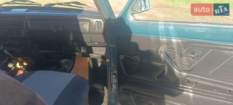 Внедорожник / Кроссовер ВАЗ / Lada 21213 Niva 2002 в Гайсине