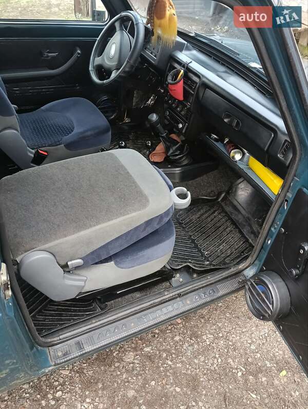 Внедорожник / Кроссовер ВАЗ / Lada 21213 Niva 2002 в Новгород-Северском