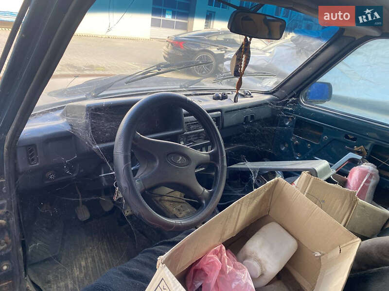 Внедорожник / Кроссовер ВАЗ / Lada 21213 Niva 2002 в Одессе