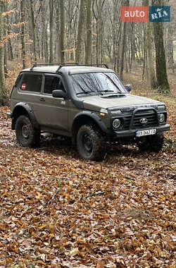 Позашляховик / Кросовер ВАЗ 21213 Niva 2003 в Ярмолинцях