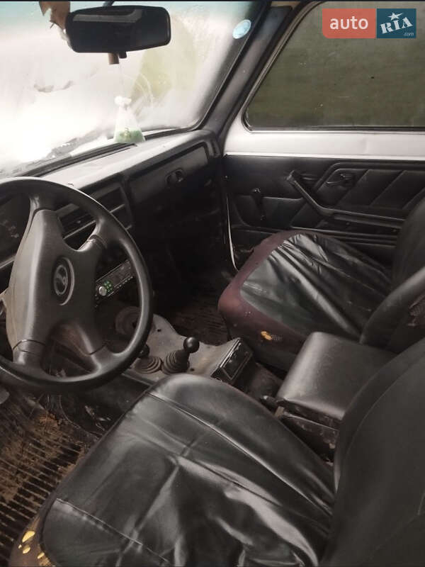 Позашляховик / Кросовер ВАЗ / Lada 21213 Niva 1999 в Золочеві