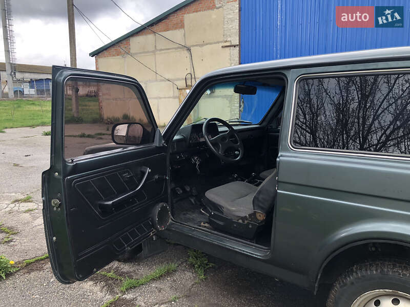 Внедорожник / Кроссовер ВАЗ / Lada 21214 / 4x4 2010 в Первомайске
