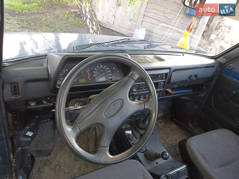 Внедорожник / Кроссовер ВАЗ / Lada 21214 / 4x4 2010 в Луцке