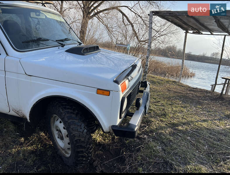 Внедорожник / Кроссовер ВАЗ / Lada 21214 / 4x4 2009 в Обухове