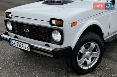 Внедорожник / Кроссовер ВАЗ / Lada 21214 / 4x4 2008 в Киеве