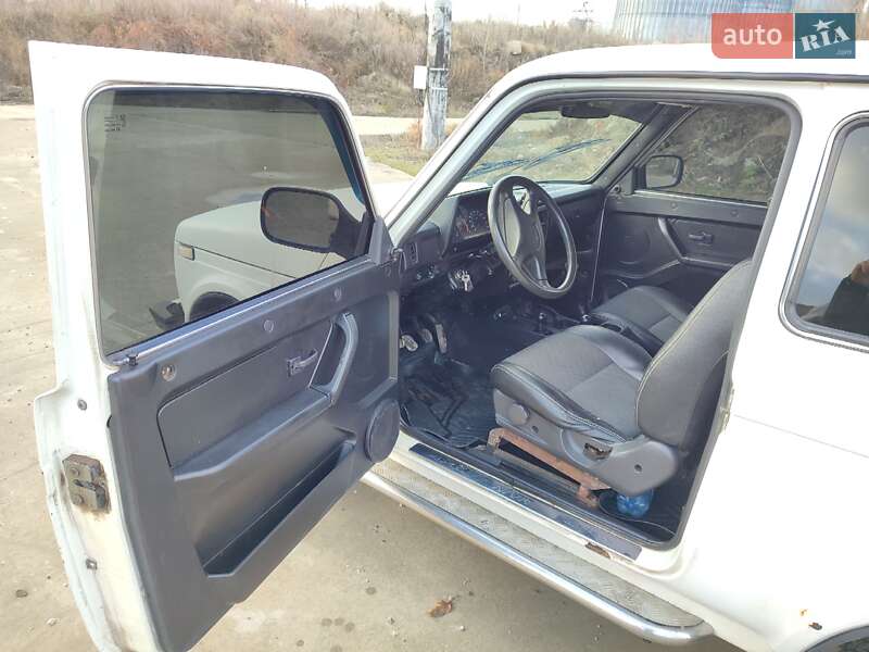 Внедорожник / Кроссовер ВАЗ / Lada 21214 / 4x4 2011 в Барвенкове