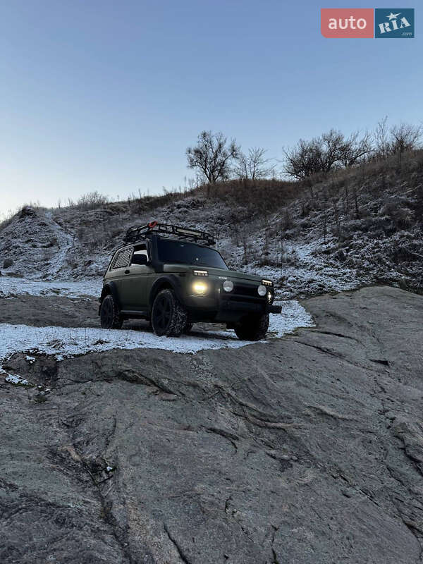 Позашляховик / Кросовер ВАЗ / Lada 21214 / 4x4 2010 в Дніпрі