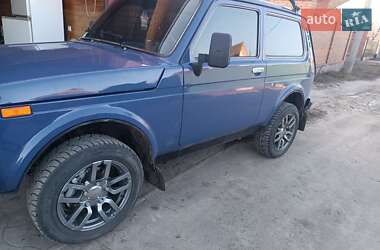 Позашляховик / Кросовер ВАЗ / Lada 21214 / 4x4 2005 в Охтирці