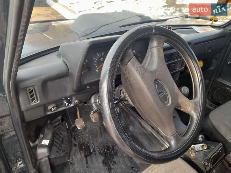 Позашляховик / Кросовер ВАЗ / Lada 21214 / 4x4 2012 в Побужському