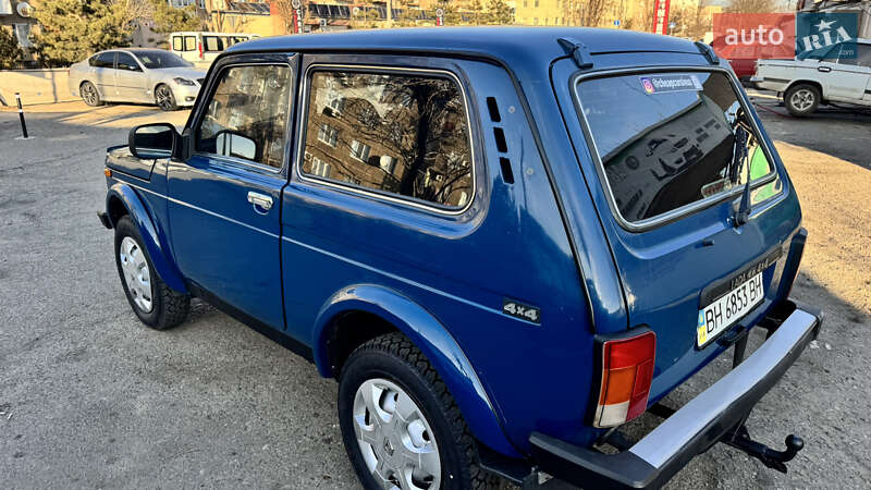 Внедорожник / Кроссовер ВАЗ / Lada 21214 / 4x4 2010 в Белгороде-Днестровском