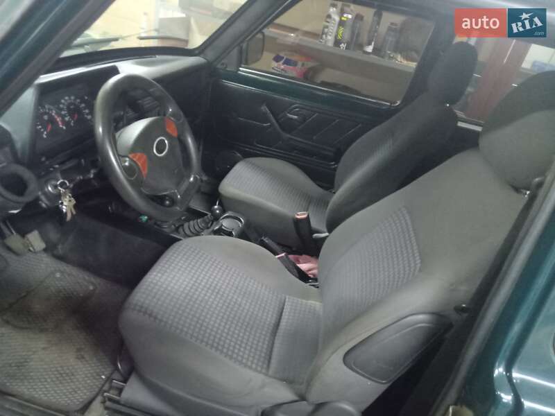 Позашляховик / Кросовер ВАЗ / Lada 21214 / 4x4 2010 в Дніпрі