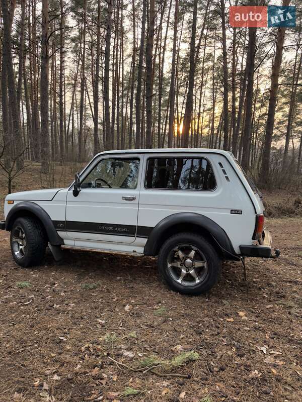 Внедорожник / Кроссовер ВАЗ / Lada 21214 / 4x4 2008 в Чернигове