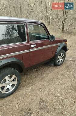 Внедорожник / Кроссовер ВАЗ 21214 / 4x4 2011 в 