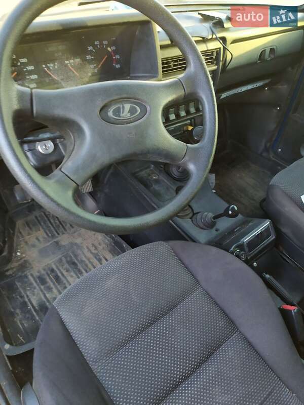 Позашляховик / Кросовер ВАЗ / Lada 21214 / 4x4 2010 в Сумах