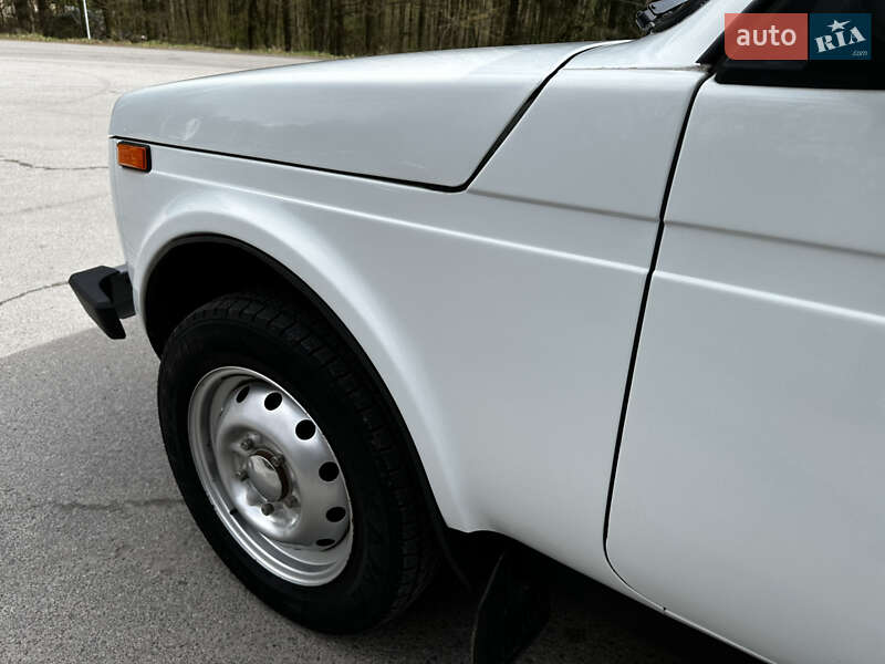 Внедорожник / Кроссовер ВАЗ / Lada 21214 / 4x4 2014 в Хмельнике