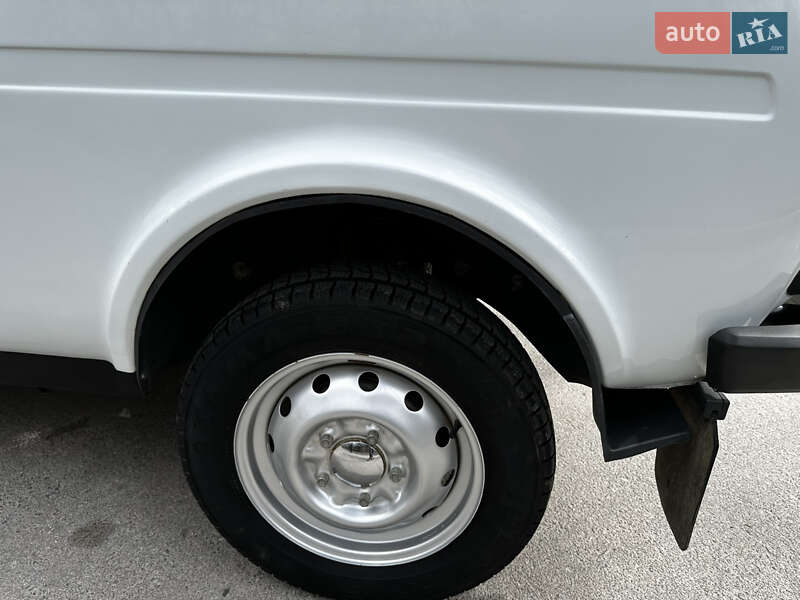 Внедорожник / Кроссовер ВАЗ / Lada 21214 / 4x4 2014 в Хмельнике