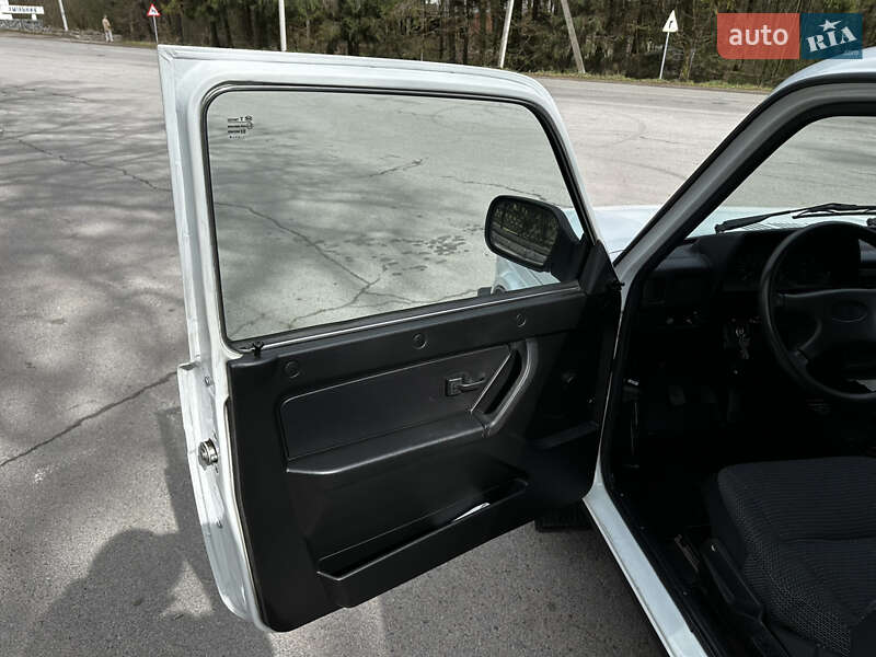 Внедорожник / Кроссовер ВАЗ / Lada 21214 / 4x4 2014 в Хмельнике
