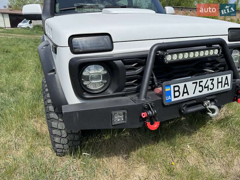 Позашляховик / Кросовер ВАЗ / Lada 21214 / 4x4 2008 в Умані