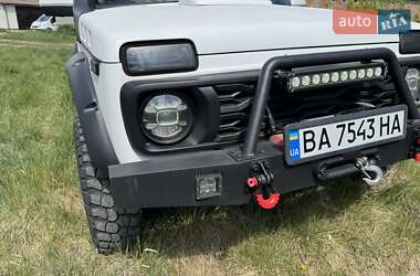 Позашляховик / Кросовер ВАЗ 21214 / 4x4 2008 в 