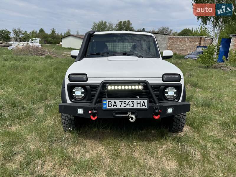 Позашляховик / Кросовер ВАЗ / Lada 21214 / 4x4 2008 в Умані