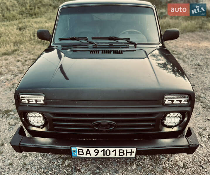 Позашляховик / Кросовер ВАЗ 21214 / 4x4 2016 в 
