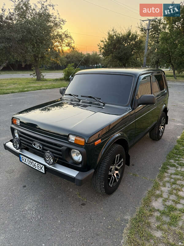 Внедорожник / Кроссовер ВАЗ / Lada 21214 / 4x4 2015 в 