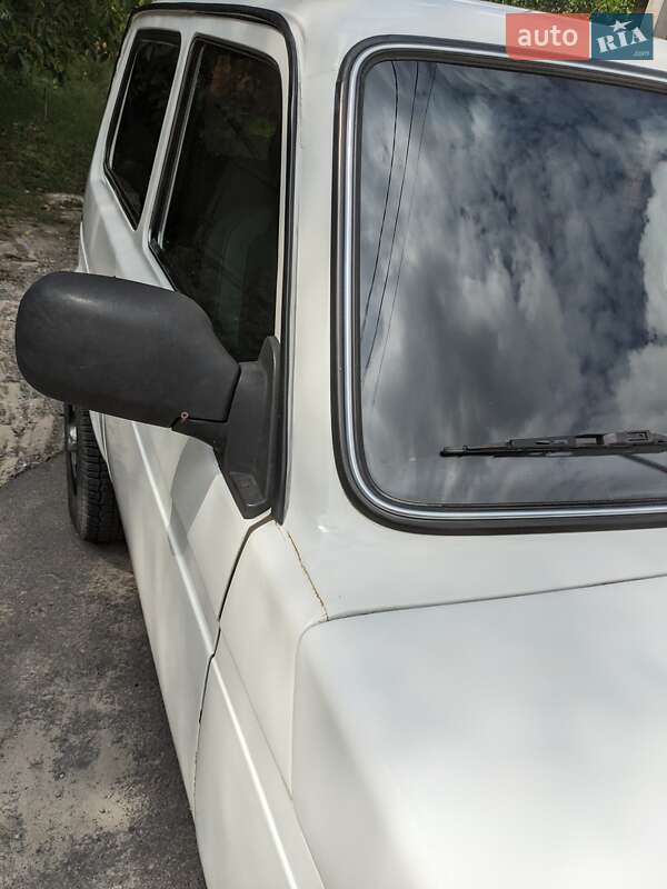 Позашляховик / Кросовер ВАЗ / Lada 21214 / 4x4 2011 в Києві