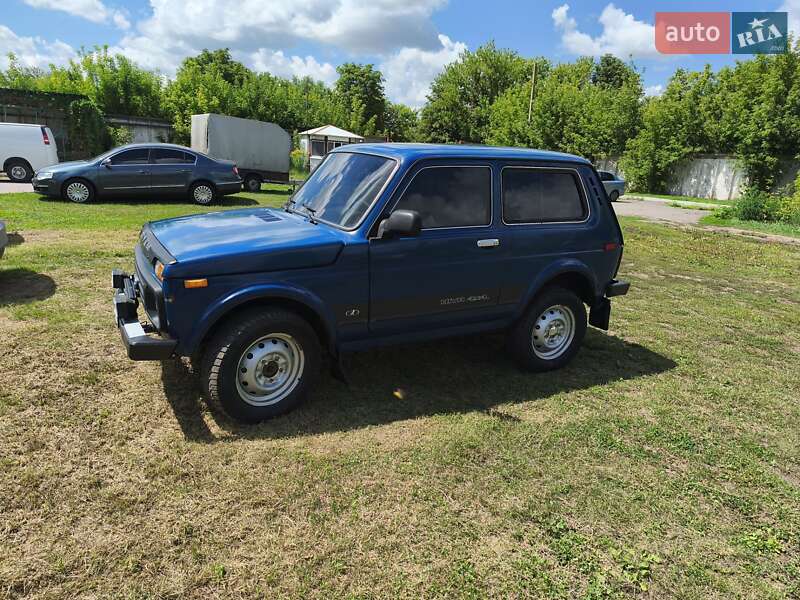 Внедорожник / Кроссовер ВАЗ 21214 / 4x4 2010 в 