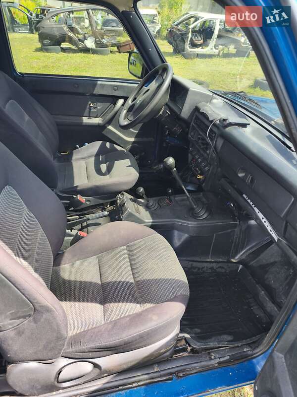 Позашляховик / Кросовер ВАЗ / Lada 21214 / 4x4 2010 в Сумах